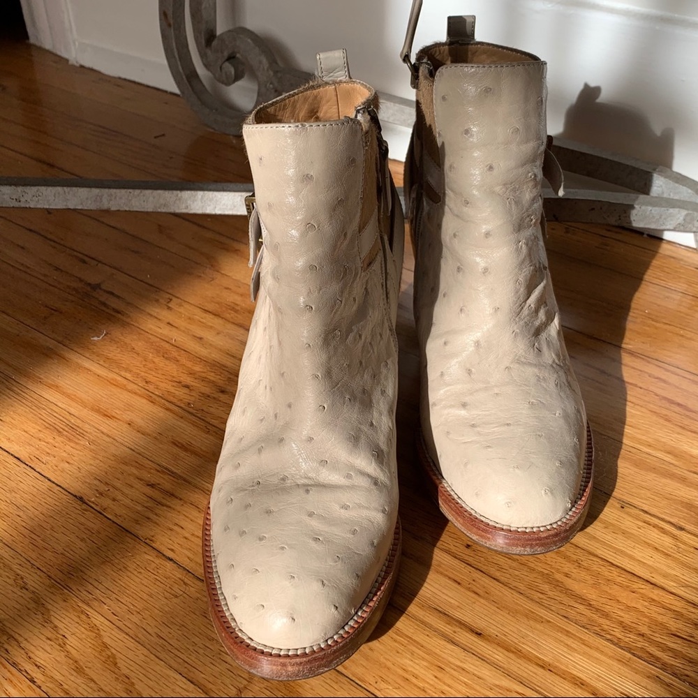 LUCCHESE BOOTMAKER Women’s Ostrich Bootie EUC